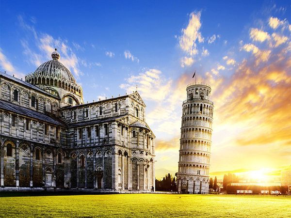 Vì sao tháp nghiêng Pisa ở Ý lại bị nghiêng?